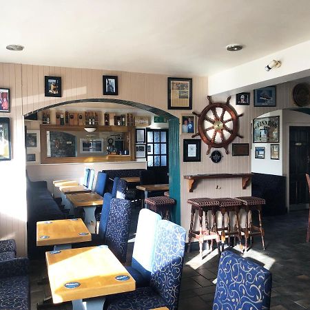 Westend Bar&Restaurant Hotel Fenit Bagian luar foto