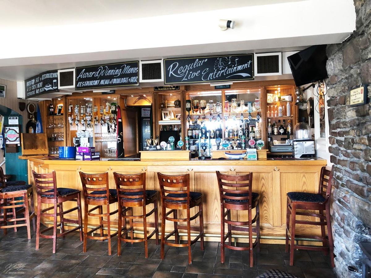 Westend Bar&Restaurant Hotel Fenit Bagian luar foto